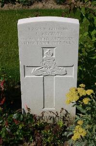 Dozinghem Military Cemetery - Brown, J